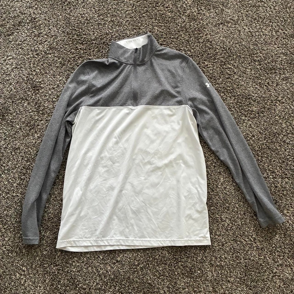 Under Armour Men's Medium Loose Fit Gray Quarter-Zip Long Sleeve Shirt